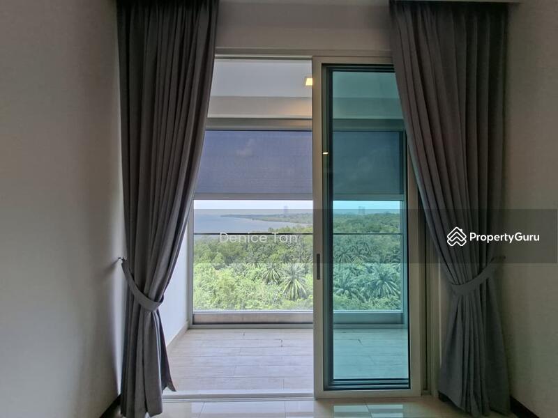 Balcony with zip blind