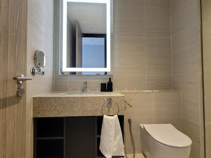 Kediaman Servis untuk Dijual di Star Residences Two - Ying Kai - Bathroom - PropertyGuru.com.my