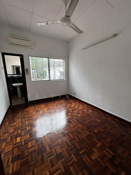 2-storey Terraced House for Sale in Damansara Jaya (Petaling Jaya) - Calvin Law - Bedroom - PropertyGuru.com.my