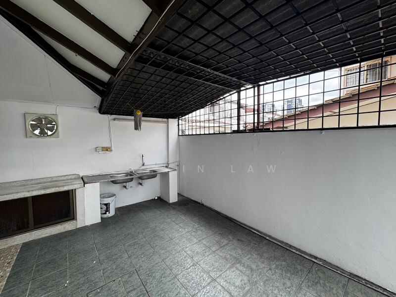 2-storey Terraced House for Sale in Damansara Jaya (Petaling Jaya) - Calvin Law - PropertyGuru.com.my