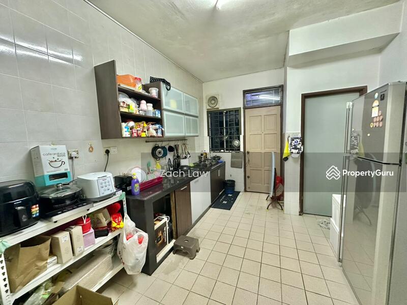 Rumah Teres untuk Dijual di Taman Pulai Jaya (Kulai) - Zach Law - Kitchen - PropertyGuru.com.my