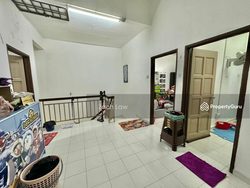 Rumah Teres untuk Dijual di Taman Pulai Jaya (Kulai) - Zach Law - Hallway - PropertyGuru.com.my