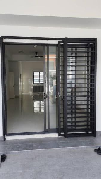 2-storey Terraced House for Rent in Telok Panglima Garang (Selangor) - Jeff Chong - Entrance - PropertyGuru.com.my