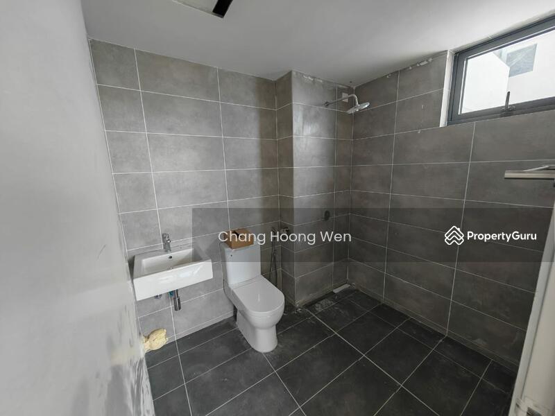 Servis Apartment untuk Disewa di Serviced Residence @ The Louvre @ Country Heights - Chang Hoong Wen - Bathroom - PropertyGuru.com.my