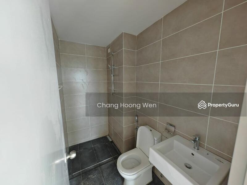 Servis Apartment untuk Disewa di Serviced Residence @ The Louvre @ Country Heights - Chang Hoong Wen - Bathroom - PropertyGuru.com.my