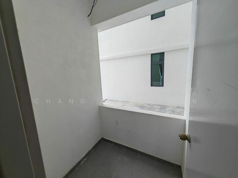 Servis Apartment untuk Disewa di Serviced Residence @ The Louvre @ Country Heights - Chang Hoong Wen - yard - PropertyGuru.com.my