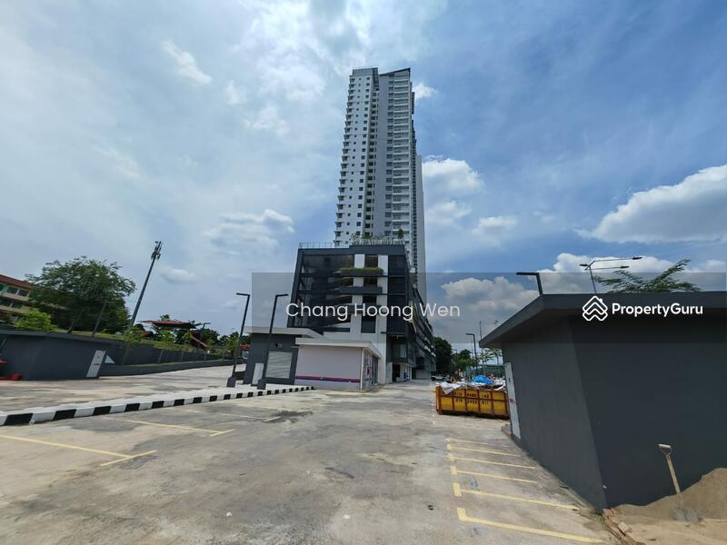 Servis Apartment untuk Disewa di Serviced Residence @ The Louvre @ Country Heights - Chang Hoong Wen - Exterior - PropertyGuru.com.my