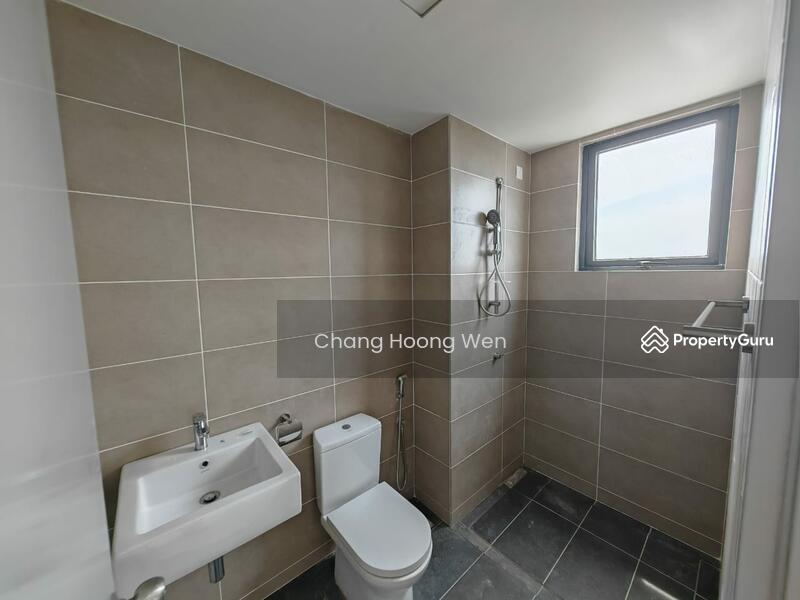 Servis Apartment untuk Disewa di Serviced Residence @ The Louvre @ Country Heights - Chang Hoong Wen - Bathroom - PropertyGuru.com.my