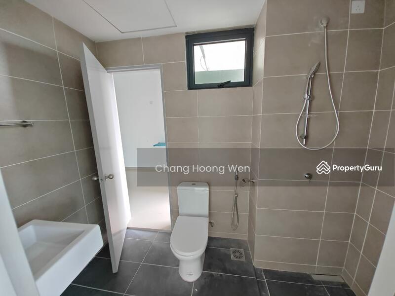 Servis Apartment untuk Disewa di Serviced Residence @ The Louvre @ Country Heights - Chang Hoong Wen - Bathroom - PropertyGuru.com.my