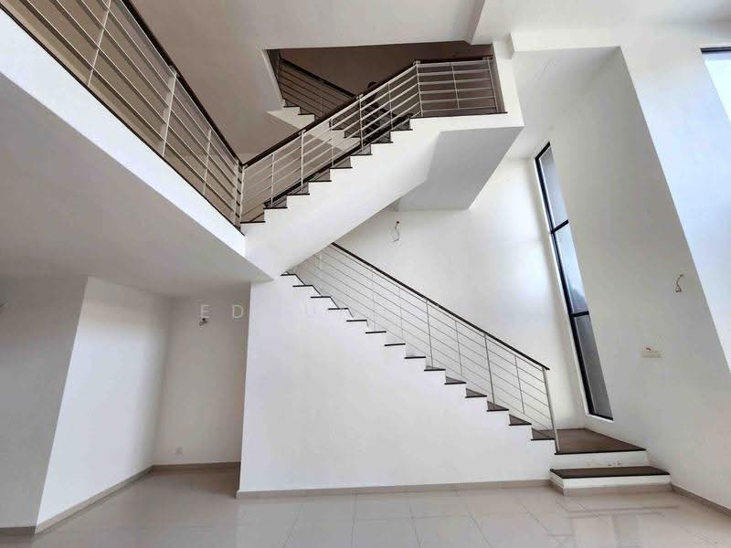 Rumah Teres 3-Tingkat untuk Dijual di Lake Fields (Sungai Besi) - Edmund Lee - Stairs - PropertyGuru.com.my