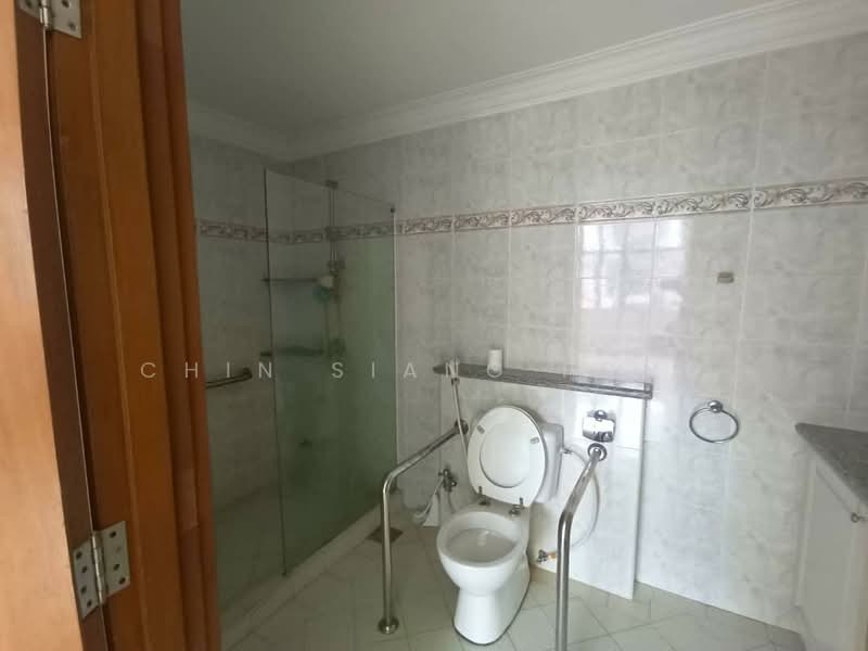 Kondominium untuk Dijual di Straits Court - Chin Siang Fong - Bathroom - PropertyGuru.com.my