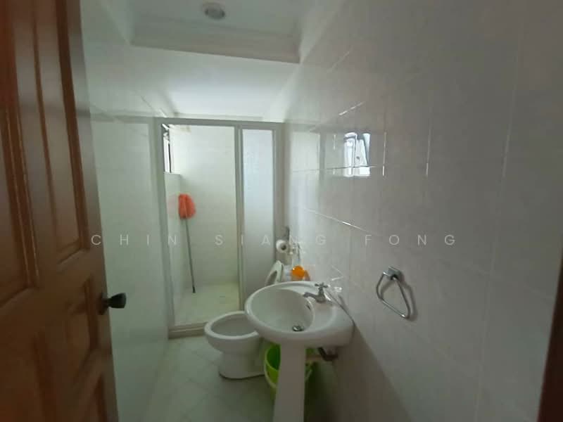 Kondominium untuk Dijual di Straits Court - Chin Siang Fong - Bathroom - PropertyGuru.com.my