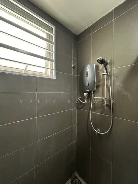 Condominium for Rent at Mutiara Ville - Malik Sarwar - Bathroom - PropertyGuru.com.my
