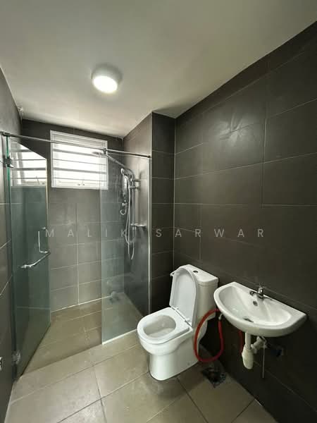 Condominium for Rent at Mutiara Ville - Malik Sarwar - Master Bathroom - PropertyGuru.com.my