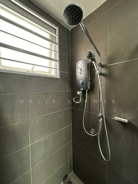 Condominium for Rent at Mutiara Ville - Malik Sarwar - Master Bathroom - PropertyGuru.com.my