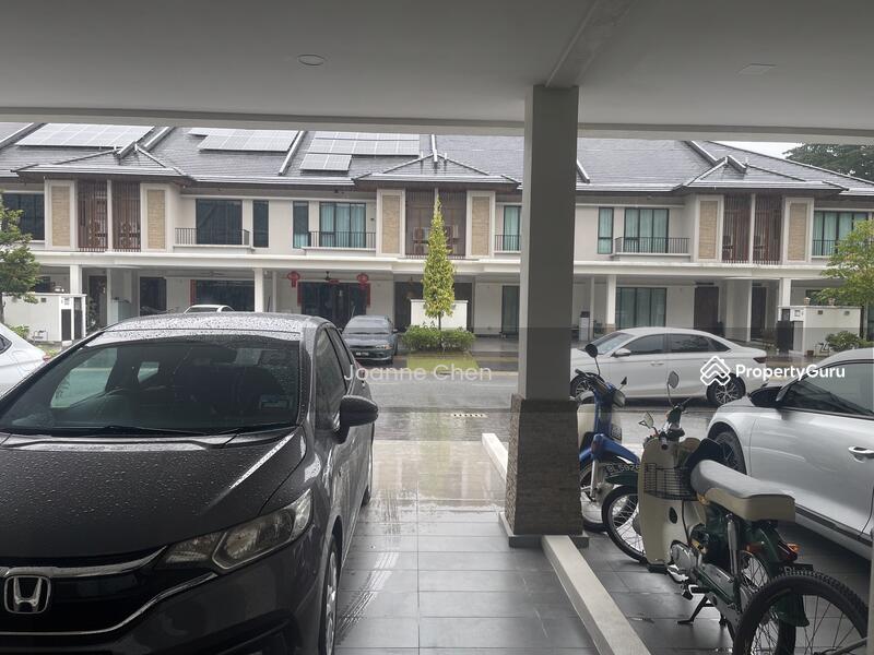 Car Porch super wide, can park 2 cars