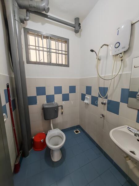 Pangsapuri untuk Disewa di Impian Senibong Apartment - Jacky Ng - Bathroom - PropertyGuru.com.my