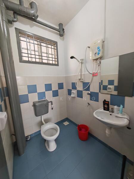 Pangsapuri untuk Disewa di Impian Senibong Apartment - Jacky Ng - Bathroom - PropertyGuru.com.my