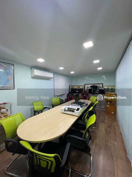 Kajang Town 20x80 ROI 5% 3-Storey Shop Lot untuk Untuk Dijual - RM 2,150,000, Apr 2026 - Study - PropertyGuru.com.my