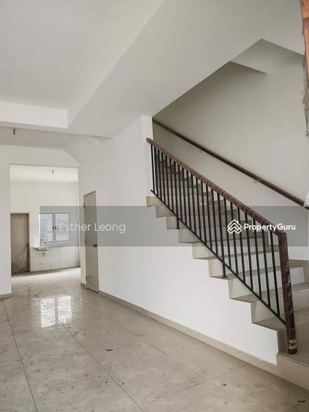 2-storey Terraced House for Sale in Bandar Rimbayu (Telok Panglima Garang) - Esther Leong - Stairs - PropertyGuru.com.my