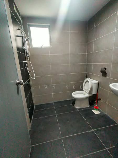 Apartment for Rent at Palm Garden Apartment - Lian See - Bathroom - PropertyGuru.com.my