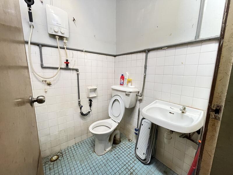 2-storey Terraced House for Sale in Taman Bidara (Selayang) - MY Loh - Bathroom - PropertyGuru.com.my