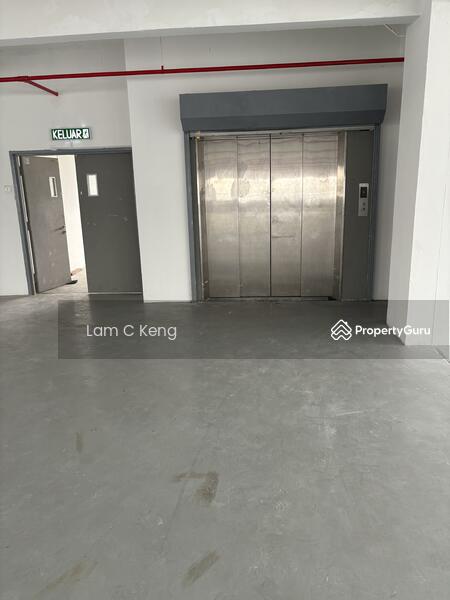 Cargo lift 