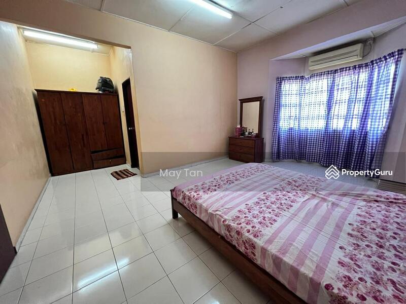 Rumah Teres 2 Tingkat untuk Dijual di Taman Bersatu (Kluang) - May Tan - Bedroom - PropertyGuru.com.my