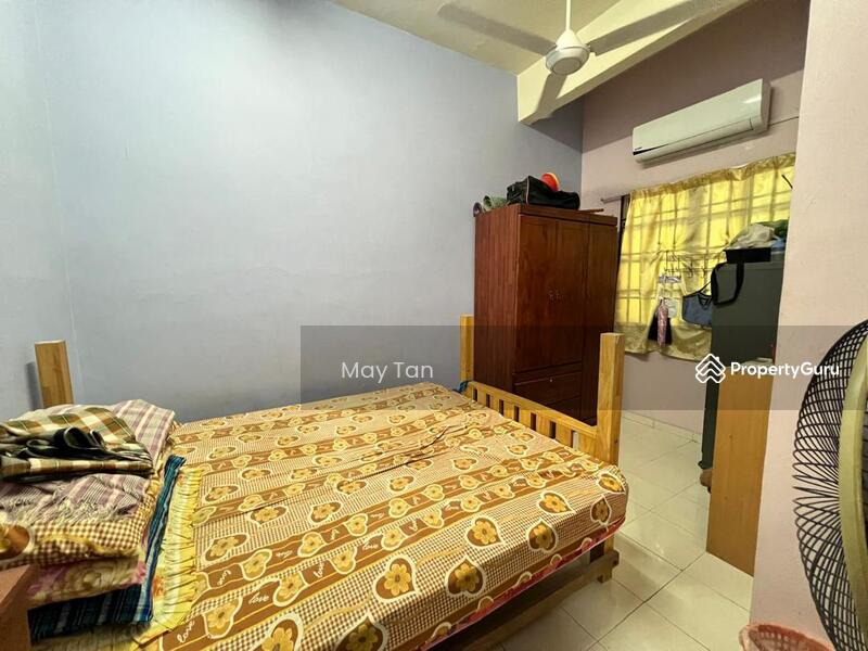 Rumah Teres 2 Tingkat untuk Dijual di Taman Bersatu (Kluang) - May Tan - Bedroom - PropertyGuru.com.my