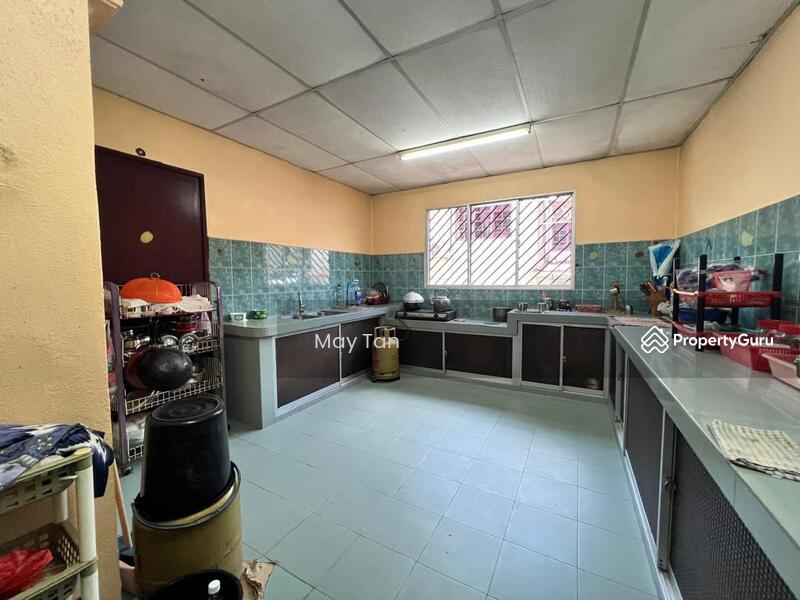 Rumah Teres 2 Tingkat untuk Dijual di Taman Bersatu (Kluang) - May Tan - Kitchen - PropertyGuru.com.my
