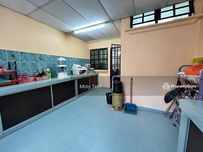 Rumah Teres 2 Tingkat untuk Dijual di Taman Bersatu (Kluang) - May Tan - Kitchen - PropertyGuru.com.my