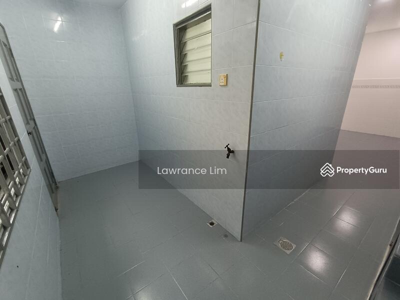 2-storey Terraced House for Sale in Taman Muzaffar Heights (Bukit Katil) - Lawrance Lim - Bathroom - PropertyGuru.com.my