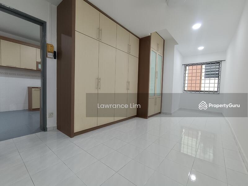 2-storey Terraced House for Sale in Taman Muzaffar Heights (Bukit Katil) - Lawrance Lim - Bedroom - PropertyGuru.com.my