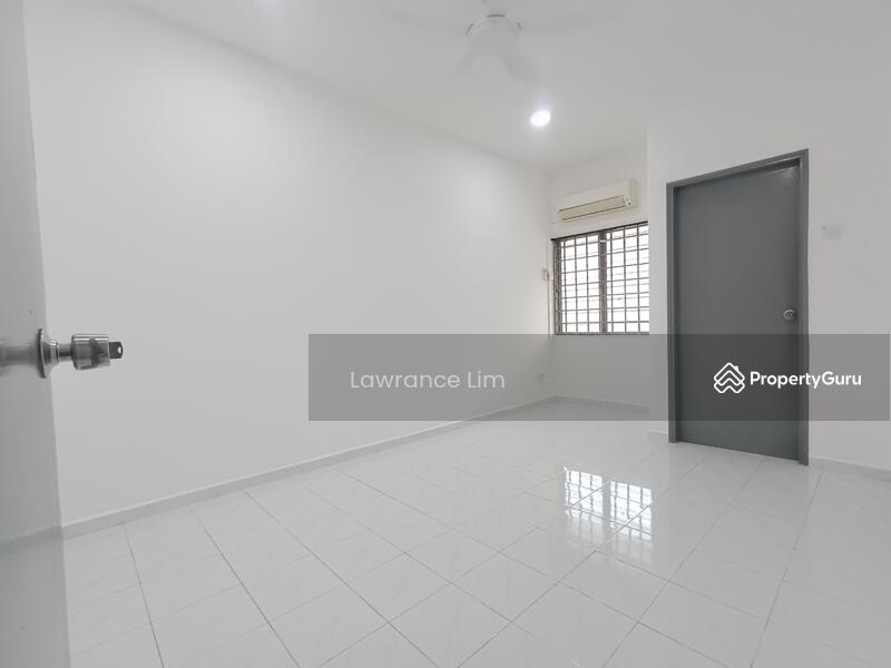 2-storey Terraced House for Sale in Taman Muzaffar Heights (Bukit Katil) - Lawrance Lim - Bedroom - PropertyGuru.com.my