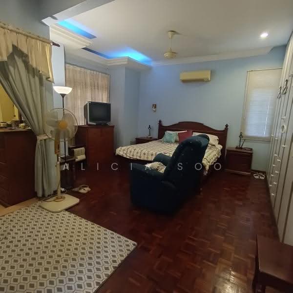 Bungalow House for Sale in Bandar Country Homes (Rawang) - Alicia Soo - Bedroom - PropertyGuru.com.my