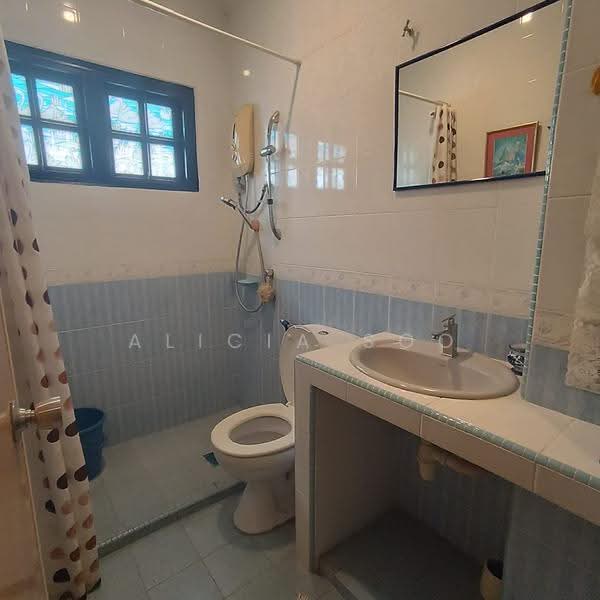 Bungalow House for Sale in Bandar Country Homes (Rawang) - Alicia Soo - Bathroom - PropertyGuru.com.my