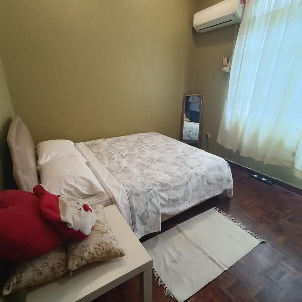 Bungalow House for Sale in Bandar Country Homes (Rawang) - Alicia Soo - Bedroom - PropertyGuru.com.my