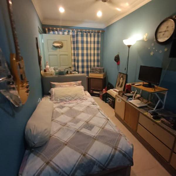 Bungalow House for Sale in Bandar Country Homes (Rawang) - Alicia Soo - Bedroom - PropertyGuru.com.my