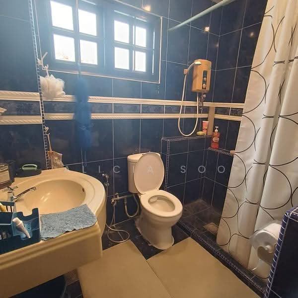 Bungalow House for Sale in Bandar Country Homes (Rawang) - Alicia Soo - Bathroom - PropertyGuru.com.my
