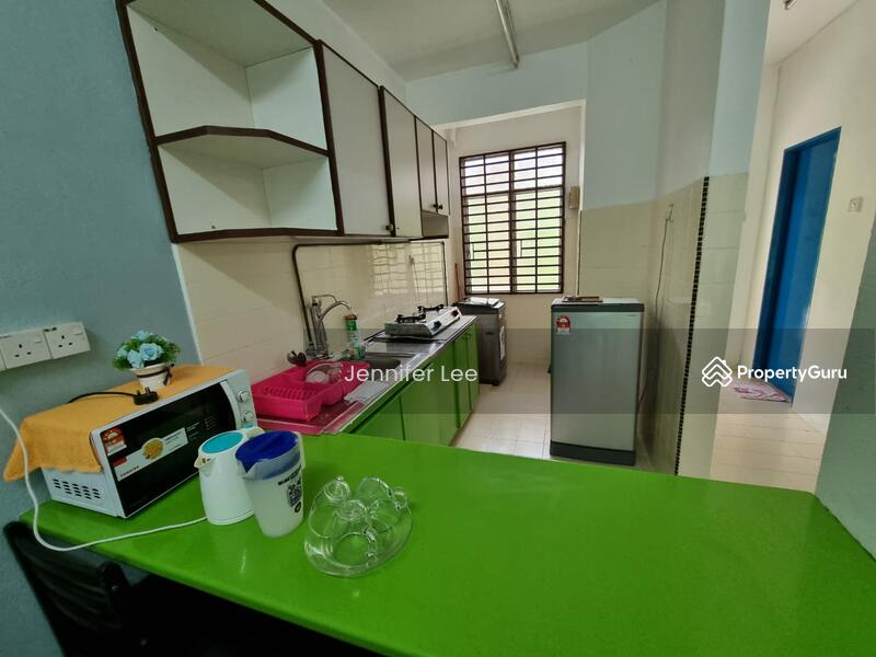 Pangsapuri untuk Dijual di Bayu Emas Apartments - Jennifer Lee - Kitchen - PropertyGuru.com.my