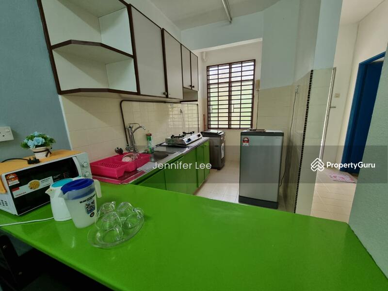 Pangsapuri untuk Dijual di Bayu Emas Apartments - Jennifer Lee - Kitchen - PropertyGuru.com.my