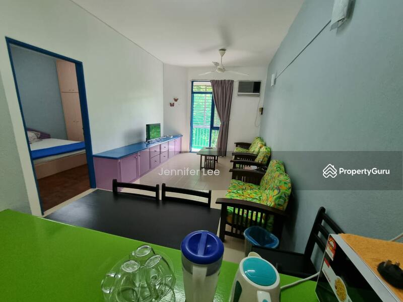 Pangsapuri untuk Dijual di Bayu Emas Apartments - Jennifer Lee - Living Room - PropertyGuru.com.my