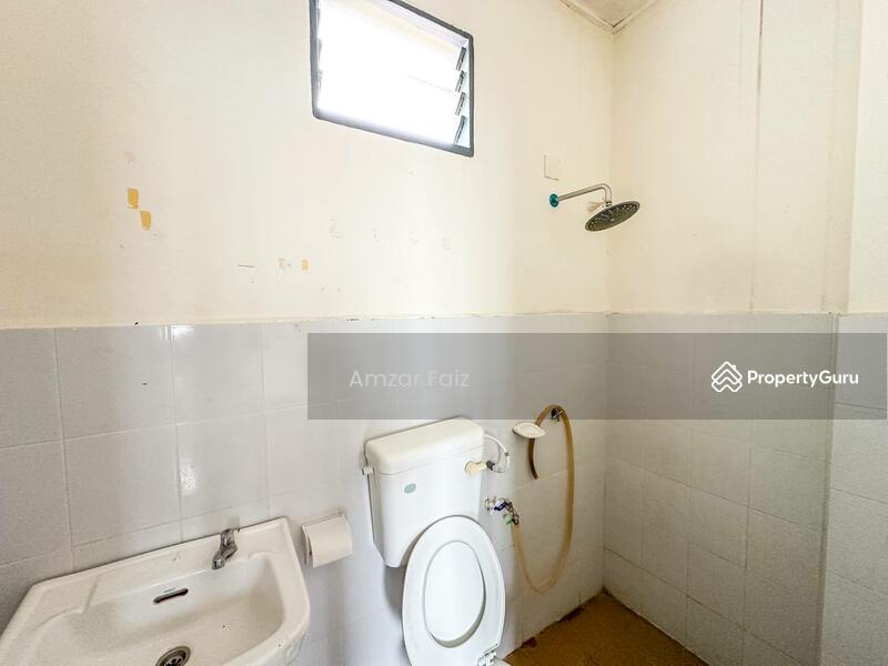 Rumah Teres 2 Tingkat untuk Dijual di Taman Salak Perdana (Dengkil) - Amzar Faiz - Bathroom - PropertyGuru.com.my