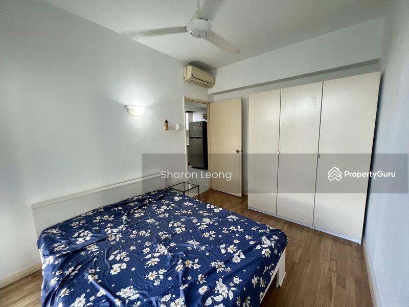 Middle Bedroom