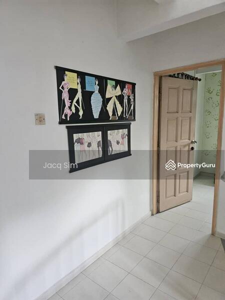 3-storey Terraced House for Sale in Taman Tampoi (Tampoi) - Jacq Sim - Hallway - PropertyGuru.com.my