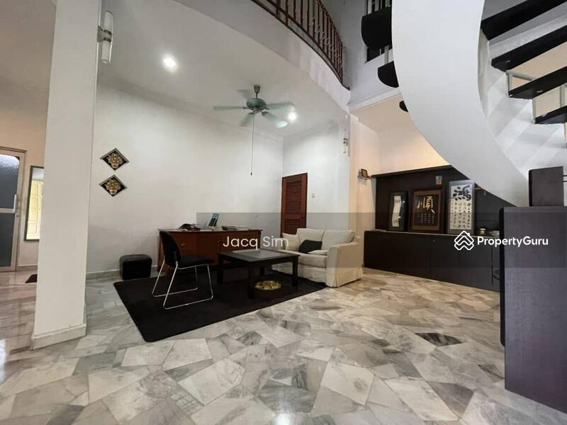 3-storey Terraced House for Sale in Taman Tampoi (Tampoi) - Jacq Sim - Living Room - PropertyGuru.com.my