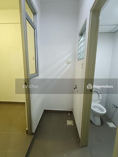 Kondominium untuk Dijual di Kiara Residence (Residensi Kiara Jalil 1) - KV Chai - Bathroom - PropertyGuru.com.my