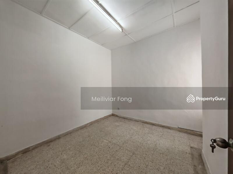 2nd Bedroom 