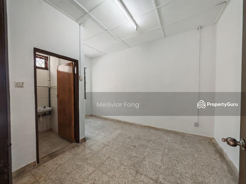 Master Bedroom Right