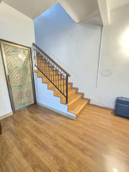 Rumah Teres 2-Tingkat untuk Dijual di Taman Lucky (Bangsar) - Debbie Lam - Stairs - PropertyGuru.com.my